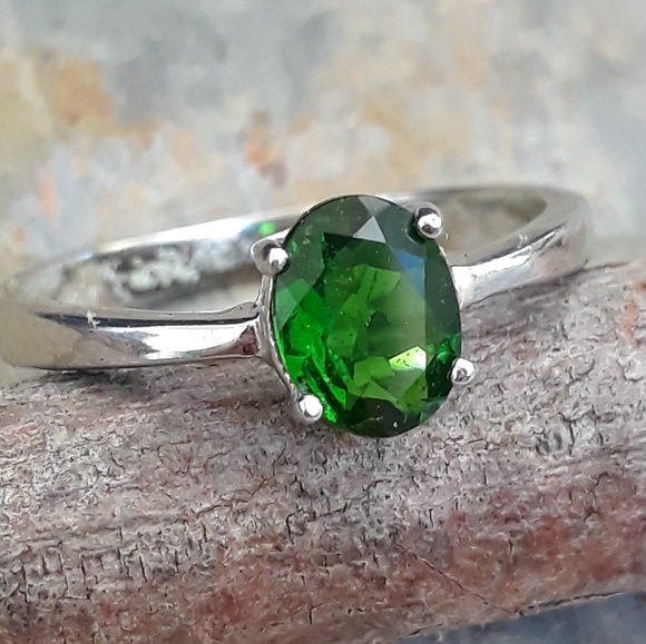 Green Chrome Diopside Ring - Picture 8 of 9